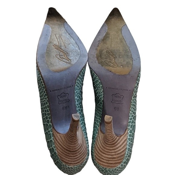 Donald J. Pliner Cloves seafoam green reptile print pointed toe leather pump 6M - Picture 7 of 11